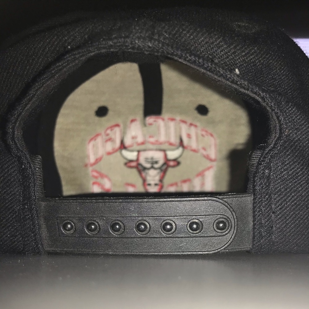 Bulls hat - Picture 4 of 4